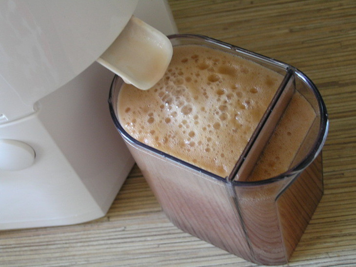 Такой сок получили с помощью соковыжималки