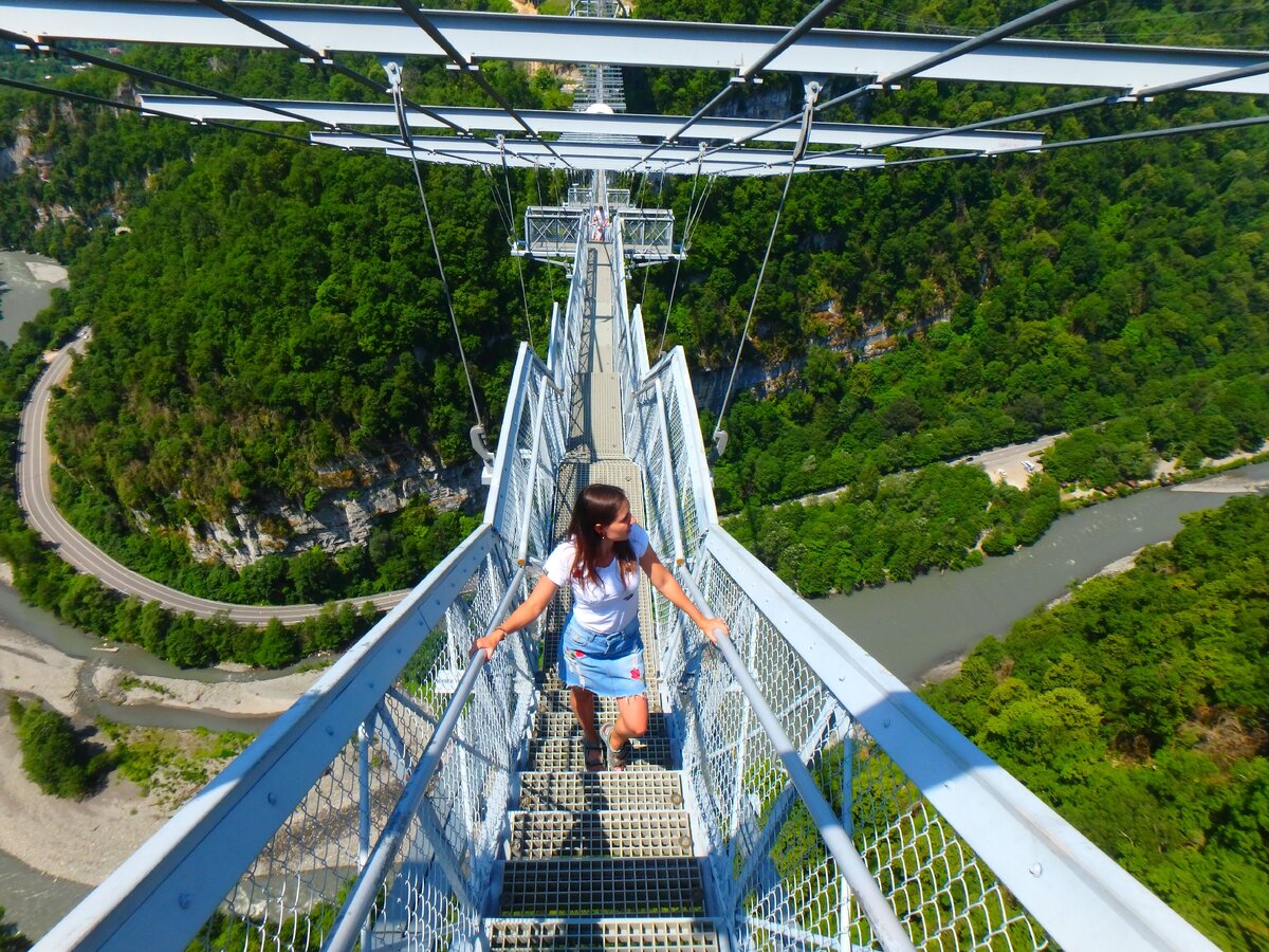 Skybridge джемете. Ахштырское ущелье, Скай парк. Подвесной мост Сочи Скайпарк.