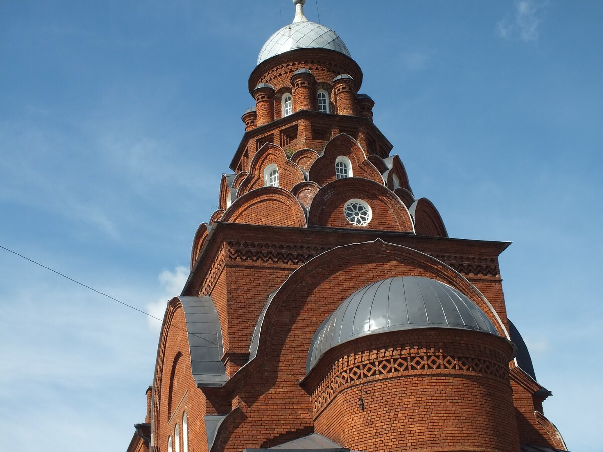 Необычная архитектура Троицкой церкви.