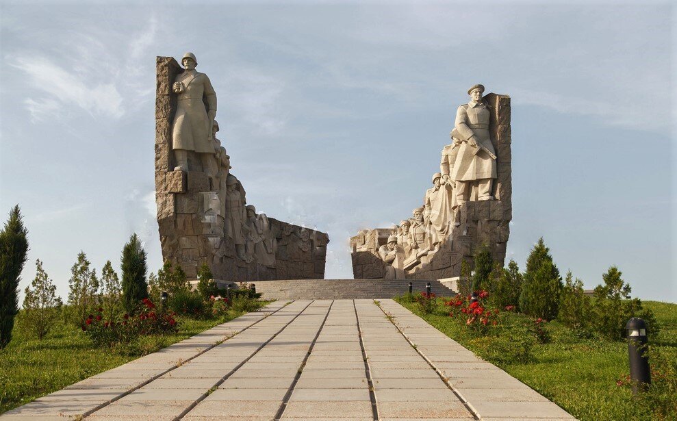 Тропа к Мемориалу Славы «Героям Прорыва Миус-фронта и Освобождения г. Таганрога»