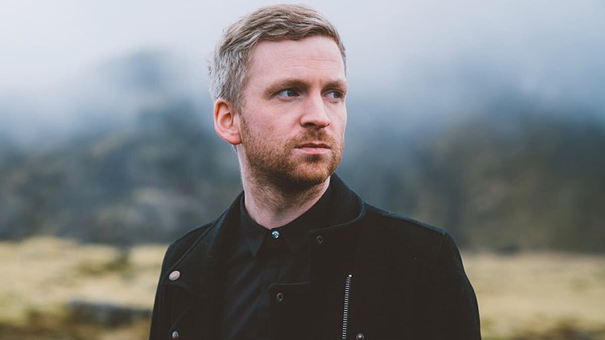 So close olafur. Олафур арналдс в англии. Ólafur arnalds feat. Dyad 1909 ólafur arnalds album. Олафур арналдс обложка.