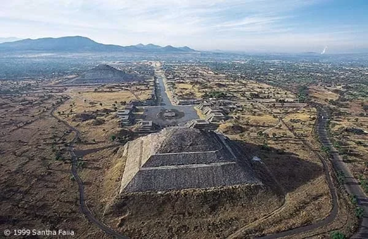 The Secrets of Asia`s Pyramid Temples - Richard Cassaro