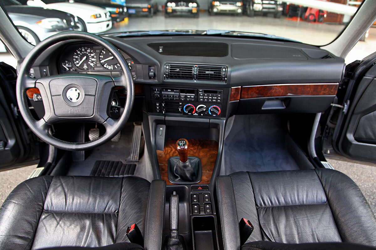BMW 525i салон