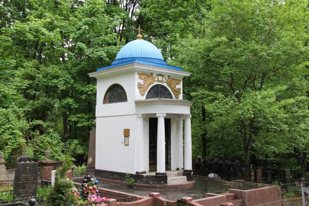 Самое красивое семейное захоронение на Введенском кладбище. Чудотворные места старинного кладбища в Москве
