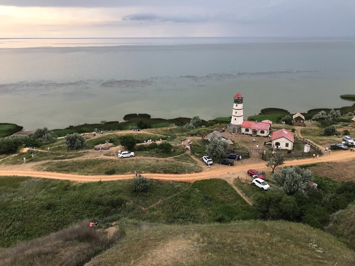 Вид со смотровой площадки на маяк