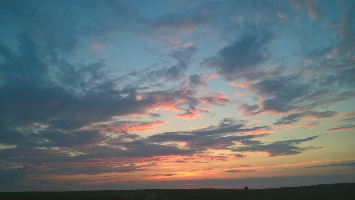 Фотографам неплохо платят, если есть хорошая камера, определённые навыки, в том числе способность продать свои фото.