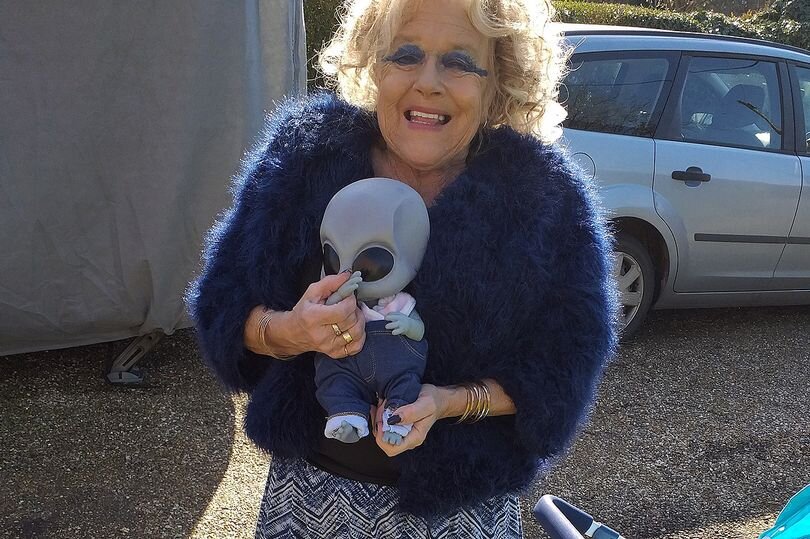 Британка уверена, что родила от пришельца, фото со страницы Джейн Бакл в соцсети