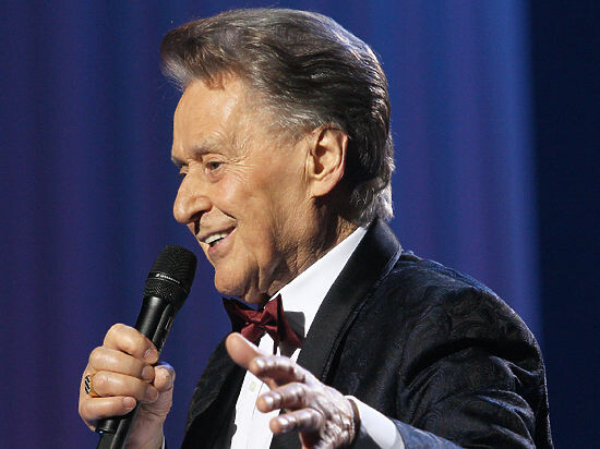 Поэт Андрей Дементьев