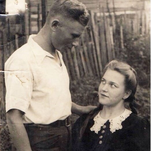 На фото: мои бабушка и дедушка, которые прошли всю войну