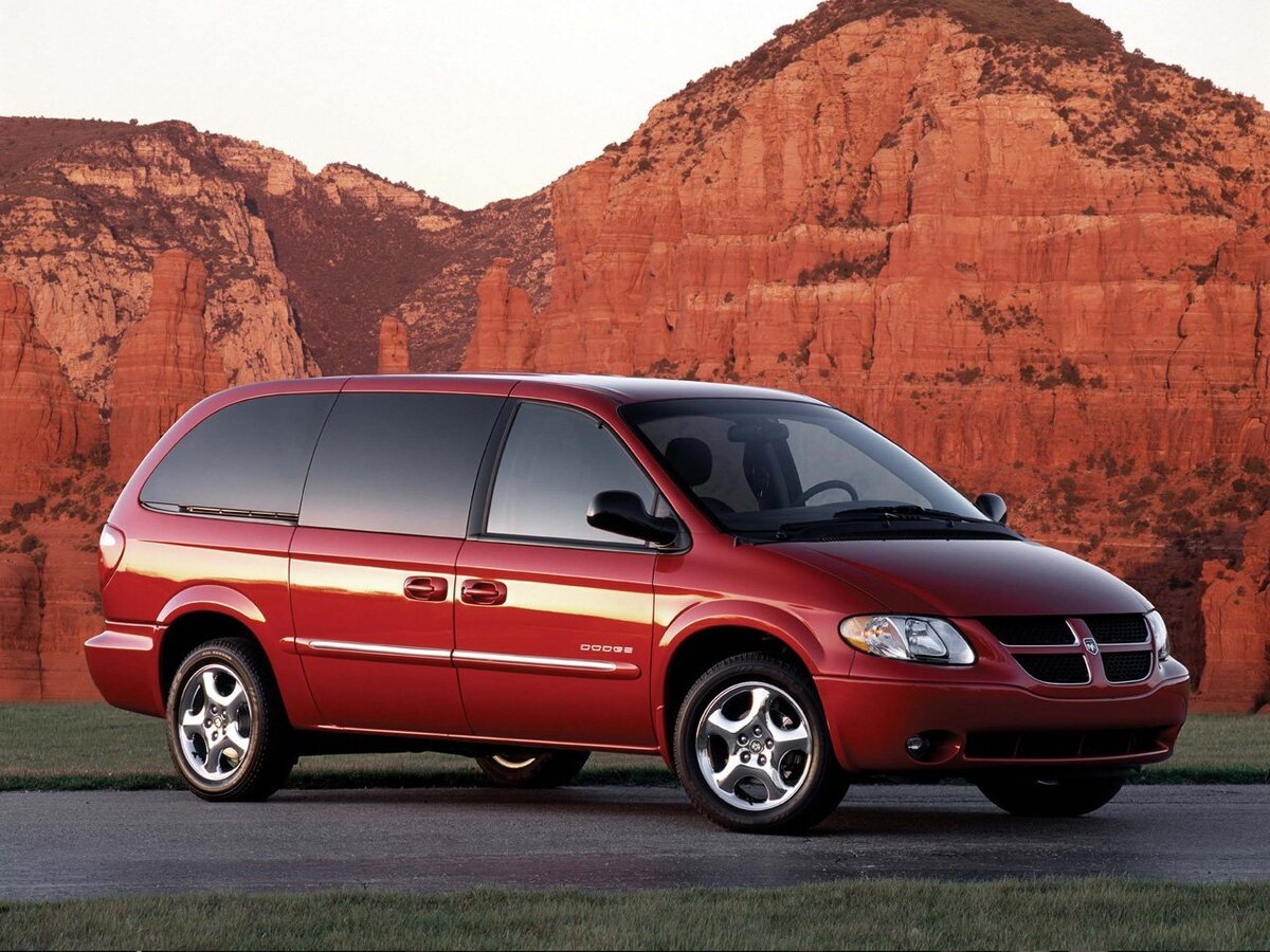 Dodge Grand Caravan четвертого поколения. Фото из Каталога Авто.ру