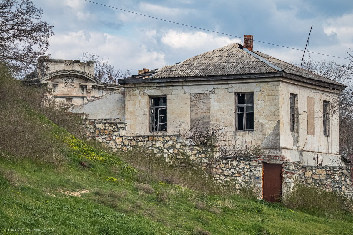 Никому ненужное достояние. Усадьба генерала Хлебникова в Севастополе.  Снести или оставить? | НЕ ФОТОГРАФ | Дзен