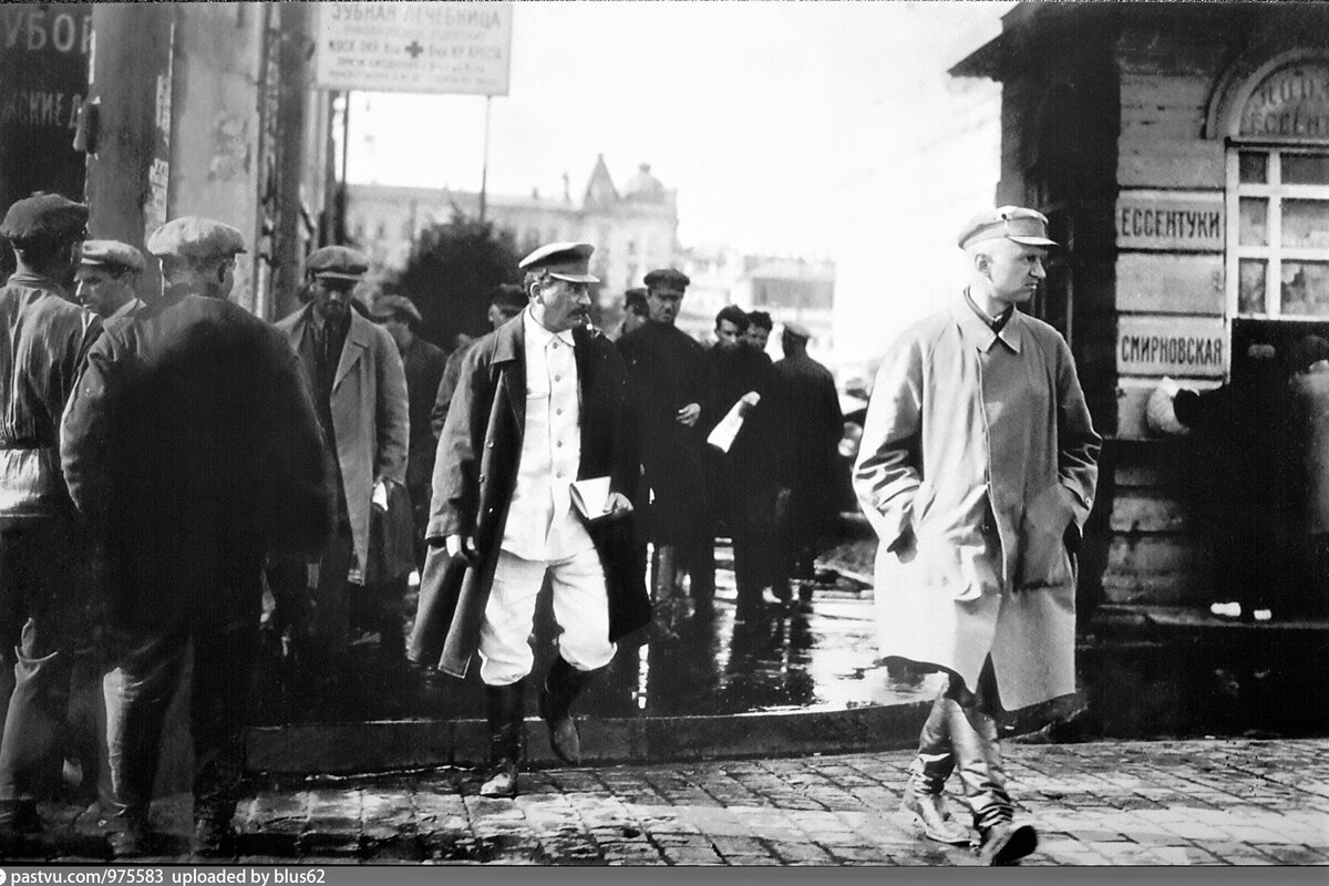 Сталин спокойно передвигался по Москве. До первого покушения.