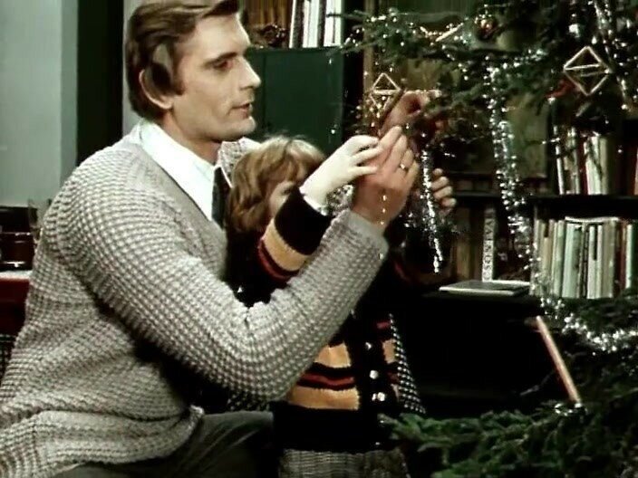 Кадр из фильма "Большая новогодняя ночь" взят для иллюстрации из Яндекс Картинки.