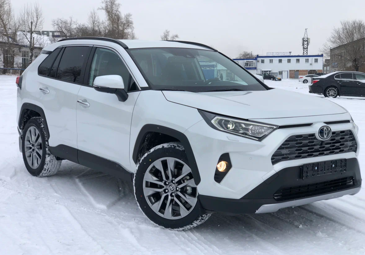 Покатался 1 месяц на новом Toyota RAV4. Делюсь личным опытом и почему я не  посоветую его покупать | Андрей Якунин | Про авто | Дзен