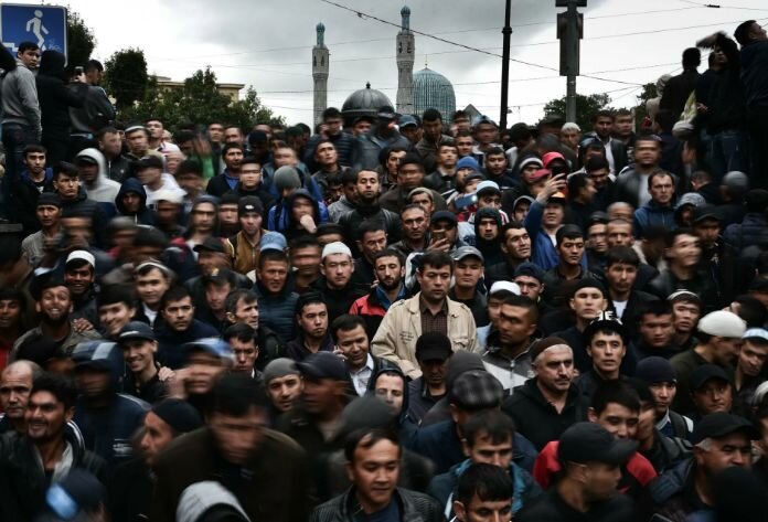 Мигранты с России, фото: Яндекс