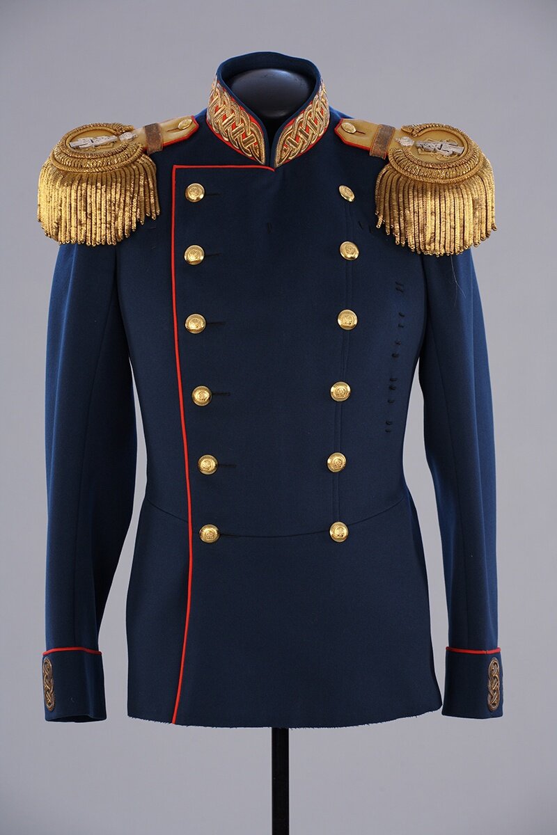 Мундир полковника 1-го кадетского корпуса обр. 1907 г. Конец 1900-х гг. Принадлежал императору Николаю II. Из собрания ГМЗ «Царское Село»