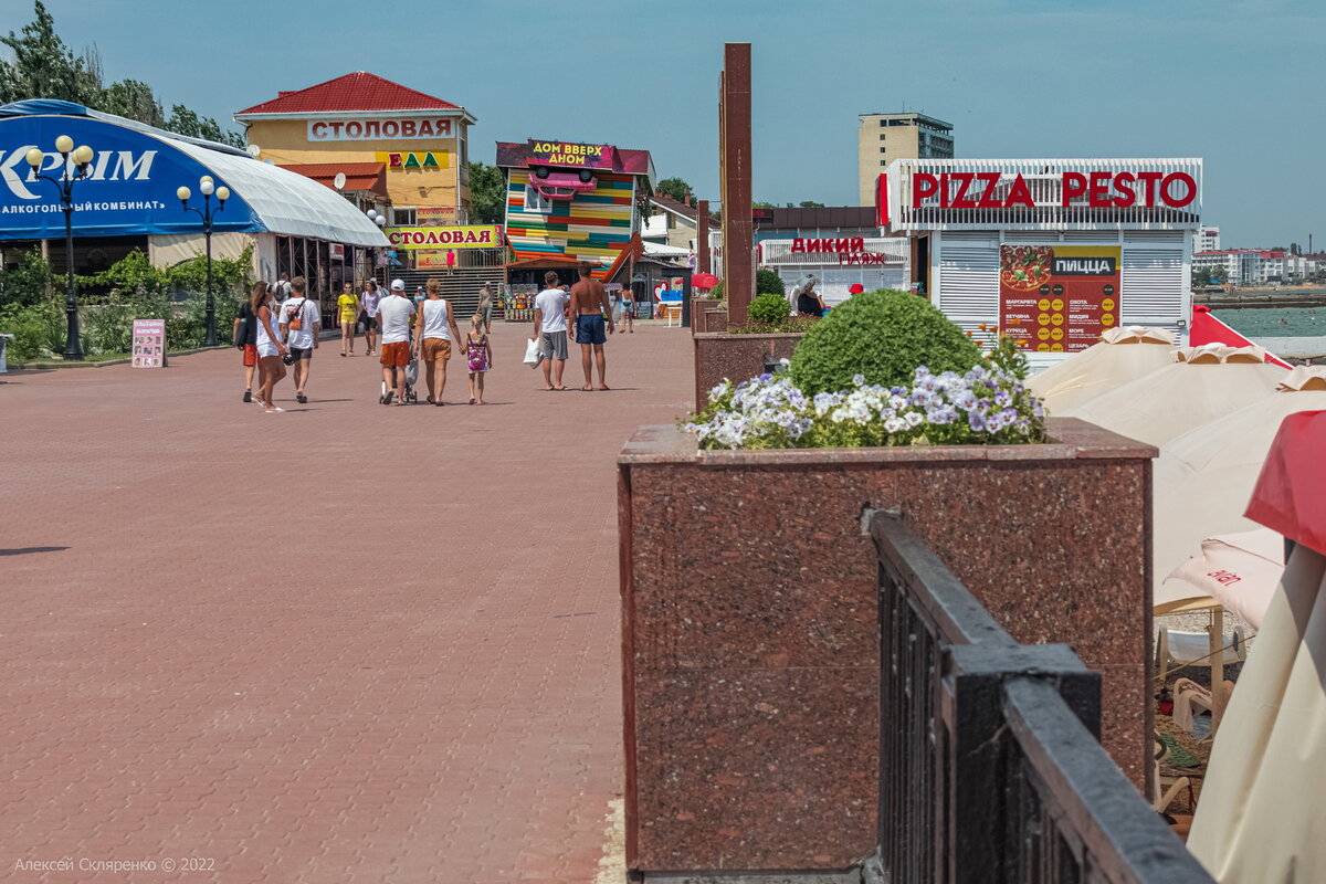 Крым 2022. Феодосия. Главные места города-курорта. Набережная Десантников и  провальный сезон | НЕ ФОТОГРАФ | Дзен