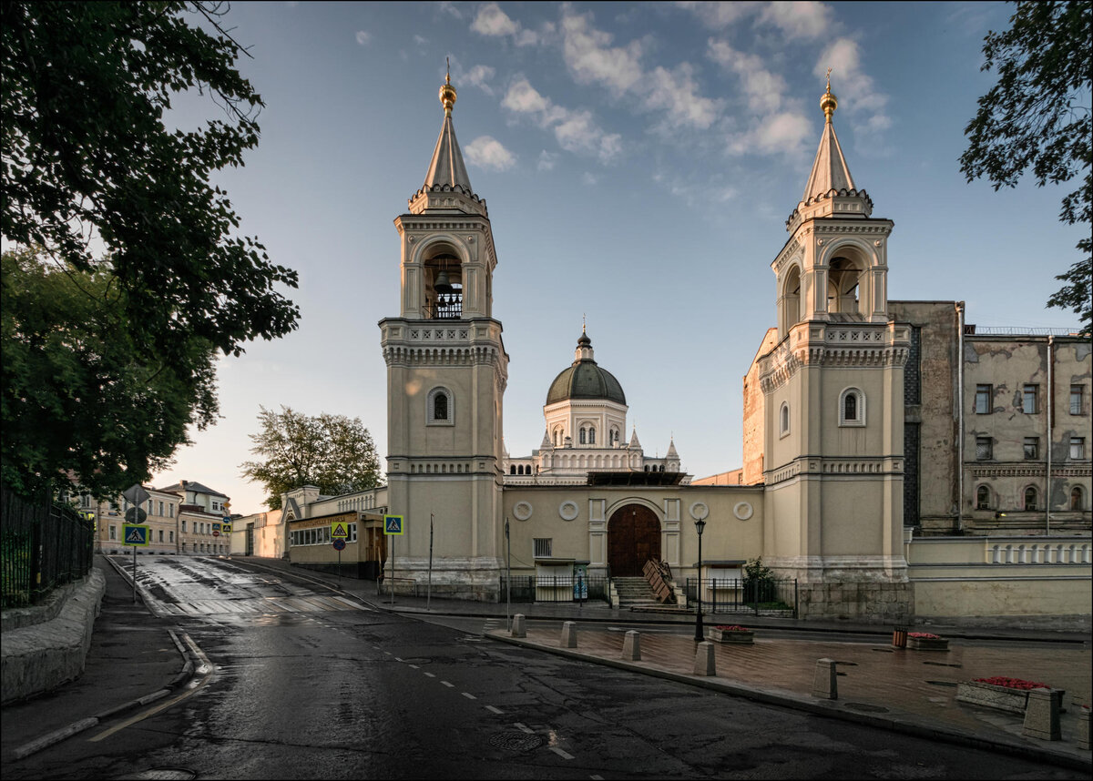 Ивановский монастырь в москве