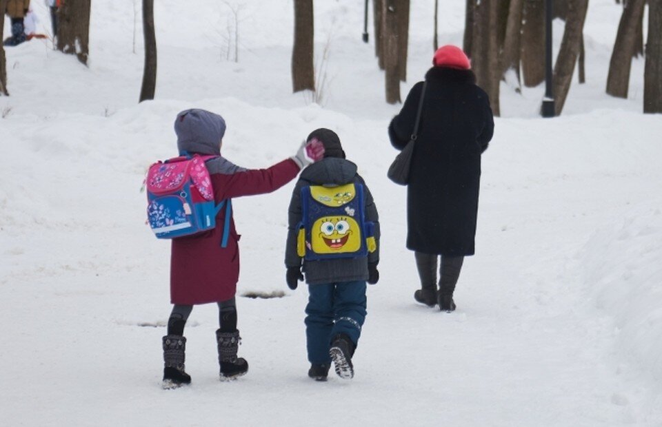     Уже сегодня томские первоклассники не пошли в школу из-за морозов. Николай ОБЕРЕМЧЕНКО