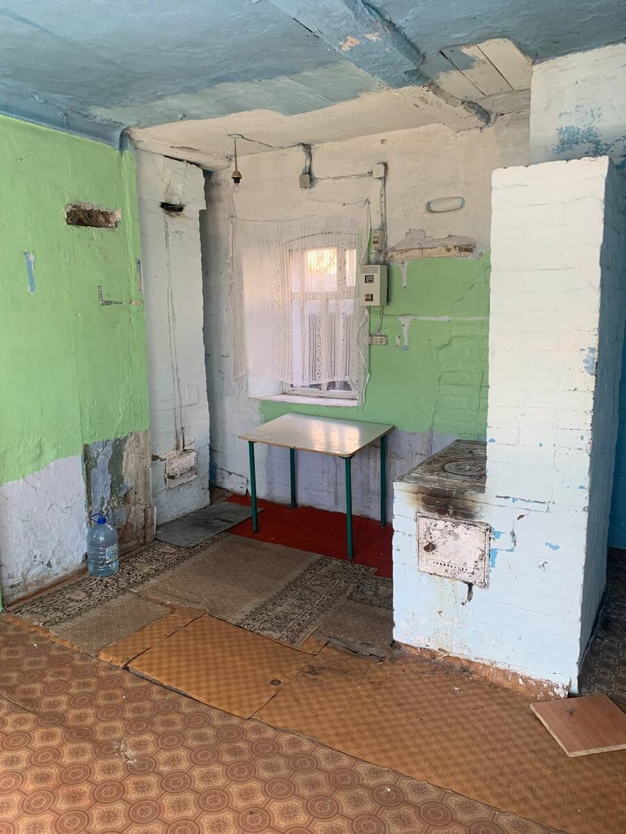    Домик внутри