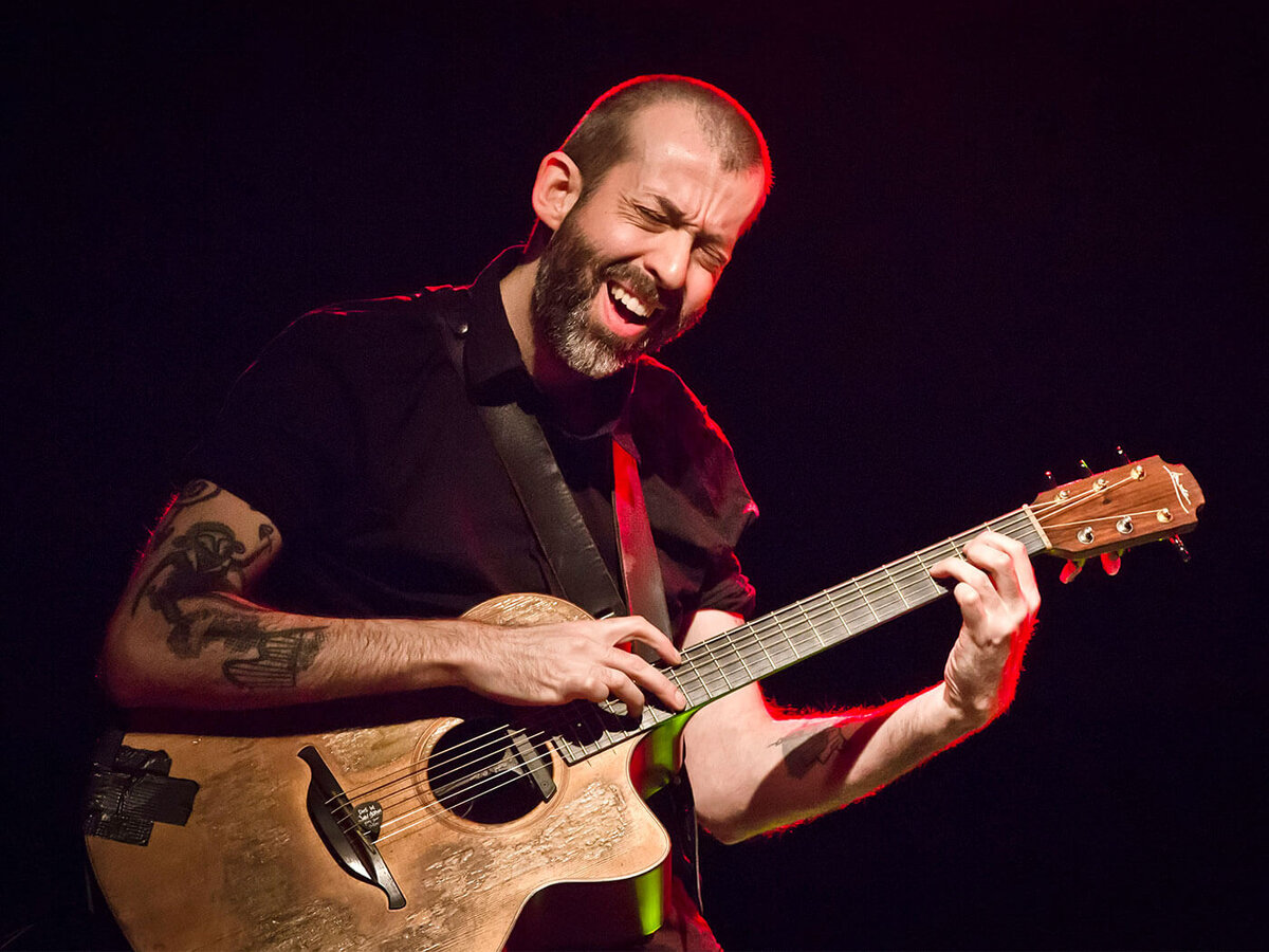 Jon Gomm