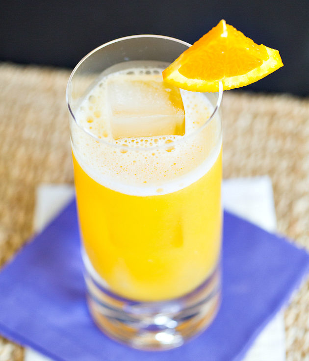 1.В хайбол или коллинз наполненный кубиками льда налейте ром, персиковый шнапс и сок. 2.Украсить долькой апельсина.
