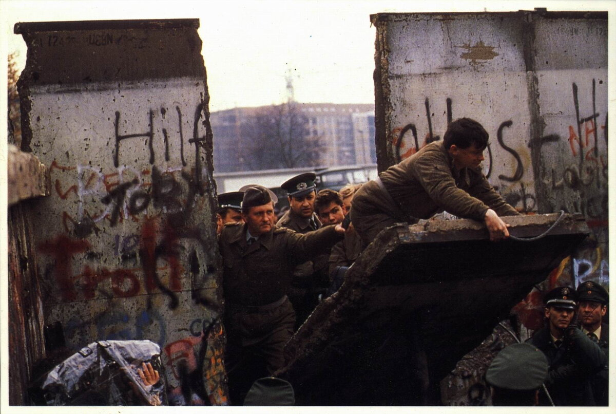 политический кризис и возведение берлинской стены