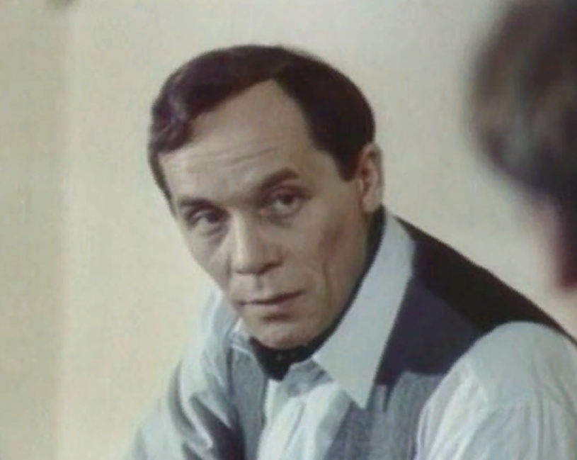 Визит к минотавру пуговкин. Визит к минотавру фильм 1987 кадры. Визит к минотавру роли. Сергей шакуров визит к минотавру. Шакуров визит к минотавру.