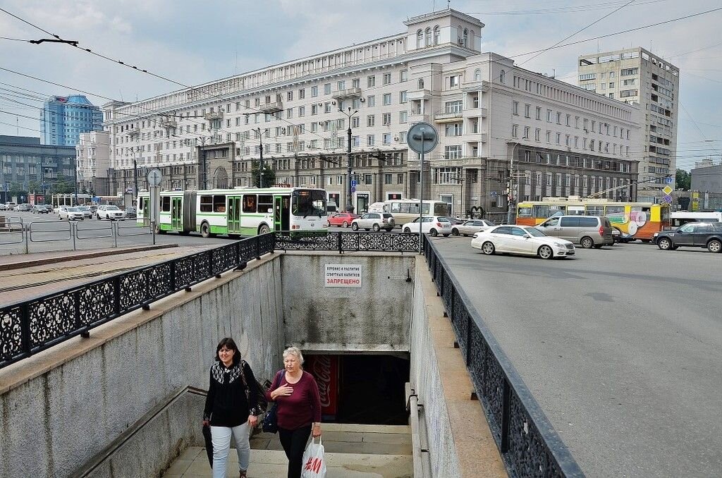 С днем рождения, Челябинск - город, который любят суровые мужики и метеориты, но обходят стороной туристы