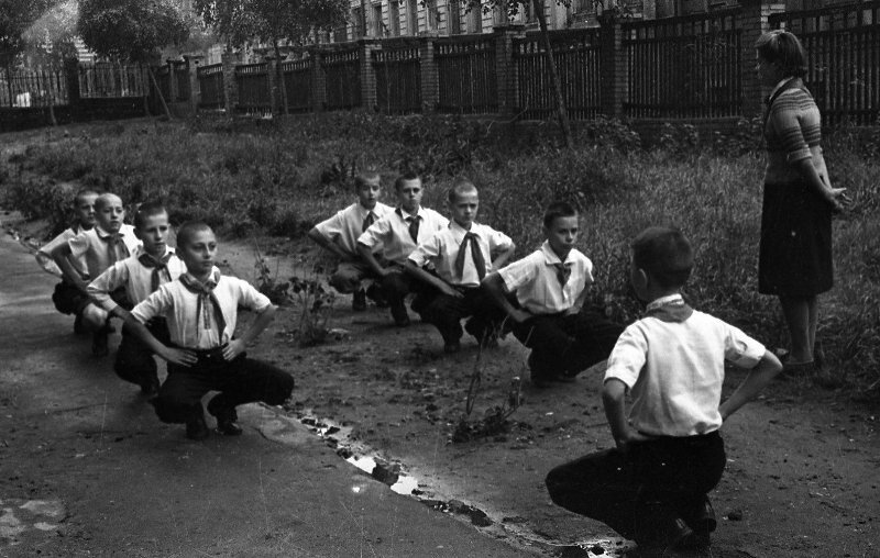 Сергей Васин. Дети на зарядке. Дата съемки 1940-е. МАММ / МДФ