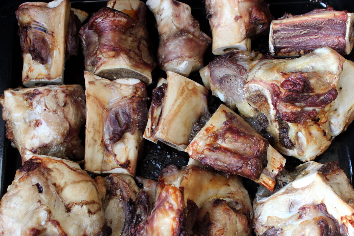 The Roasted Bone Marrow / Bone Broth Experiment Recipe Bone marrow broth, Roaste