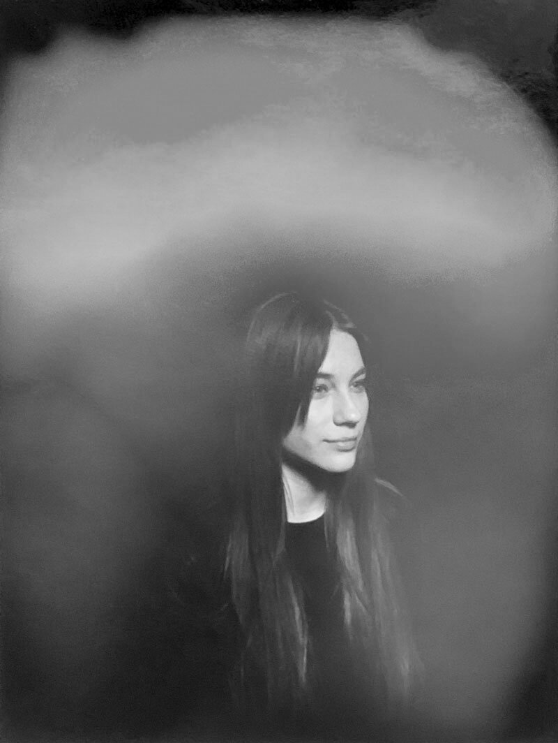 Если ты выбрал качественный парфюм, то вокруг тебя 100% есть ароматное облако. 