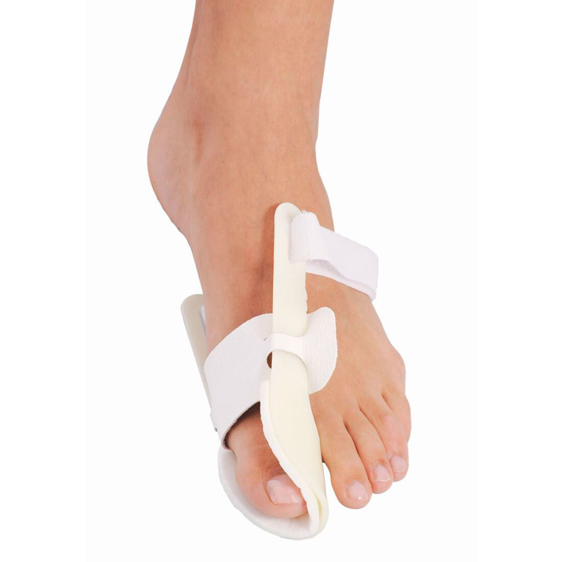 Ночные бандажи вправляют сустав и отводят большой палец.