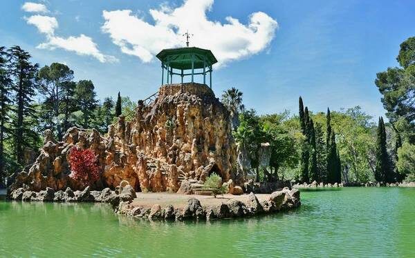 Как купить тур он-лайн дешевле
Парк Сама – это ботанический сад, расположенный недалеко от городка Монтбрио-дель-Камп, на высоте 85 метров над уровнем моря, в 5 км от побережья.