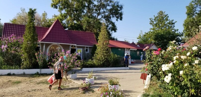 Вид на купели Иоанна Нового Сочавского