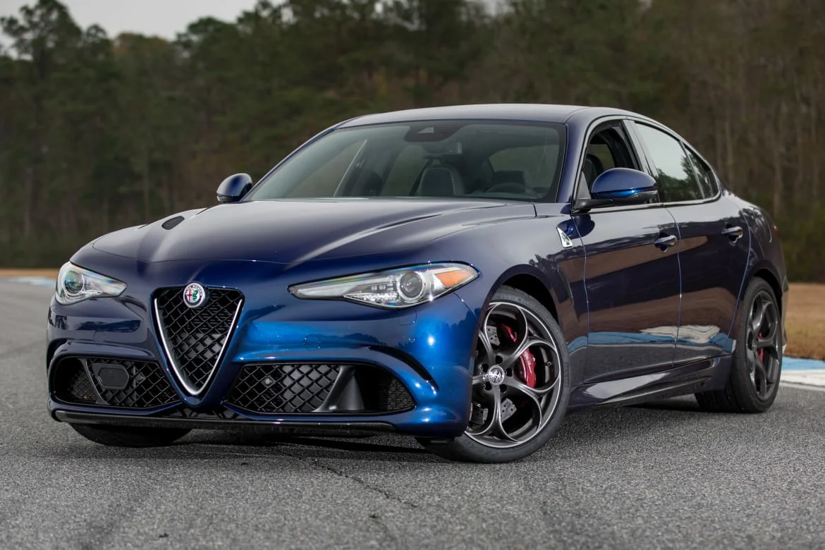 Alfa Romeo Romeo Giulia. Альфа Ромео Квадрифолио.