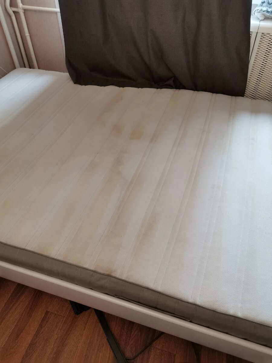 Я так и не поняла, чем это все было так испачкано.