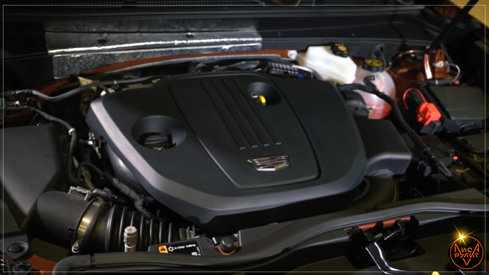 Подкапотное пространство Cadillac XT4