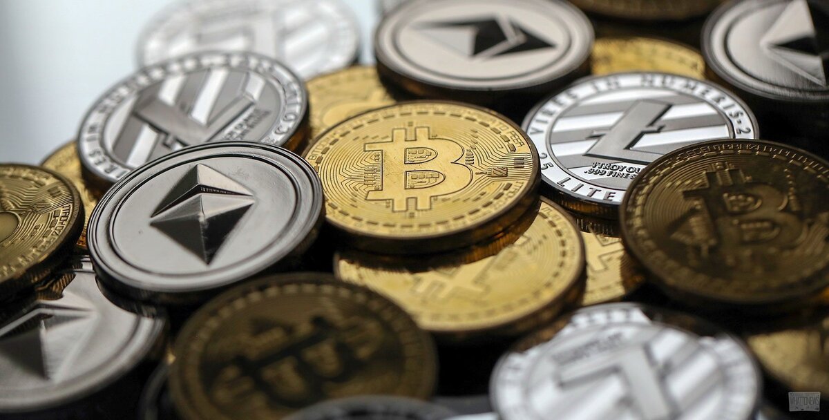 Некоторым будет проще купить крипту, чем объяснять происхождение денег