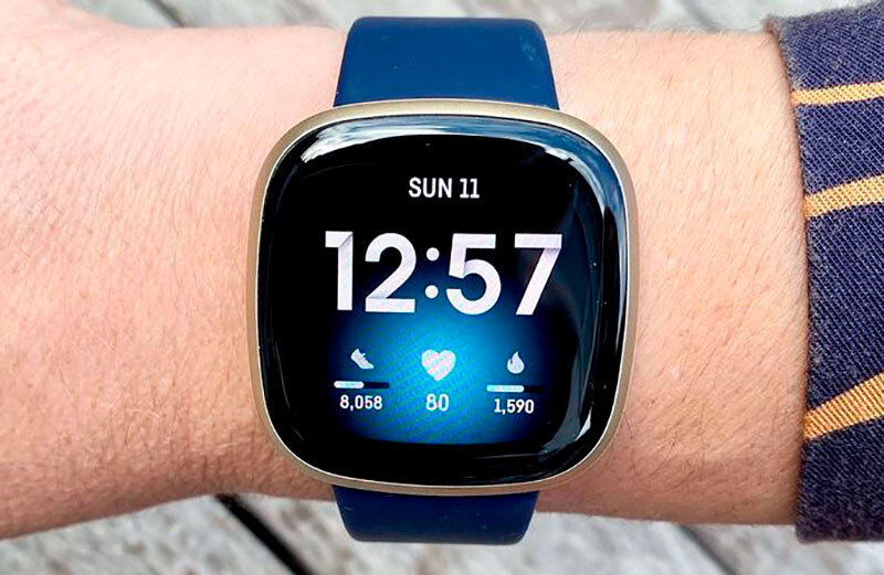 Fitbit versa 3 gold hotsell