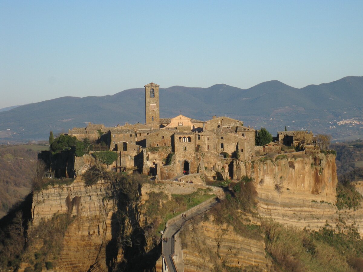 Чивита-ди-Баньореджо : город-призрак 