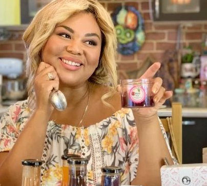 Корнелия очень жизнерадостная и обаятельная