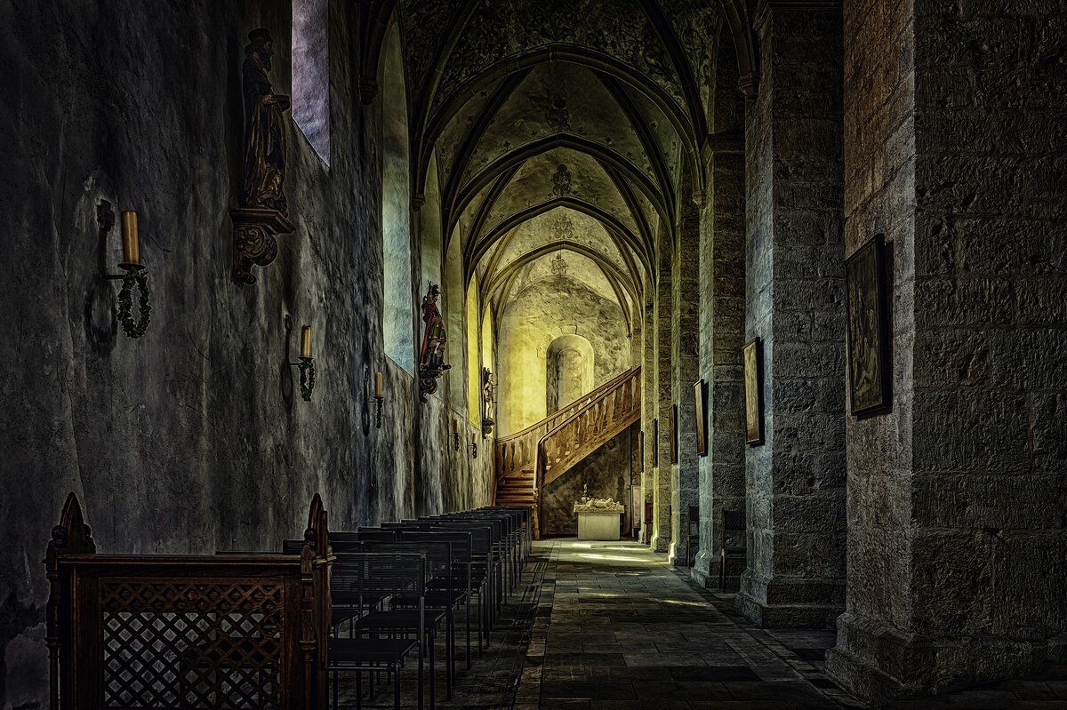 2. Image by Peter H from Pixabay 
