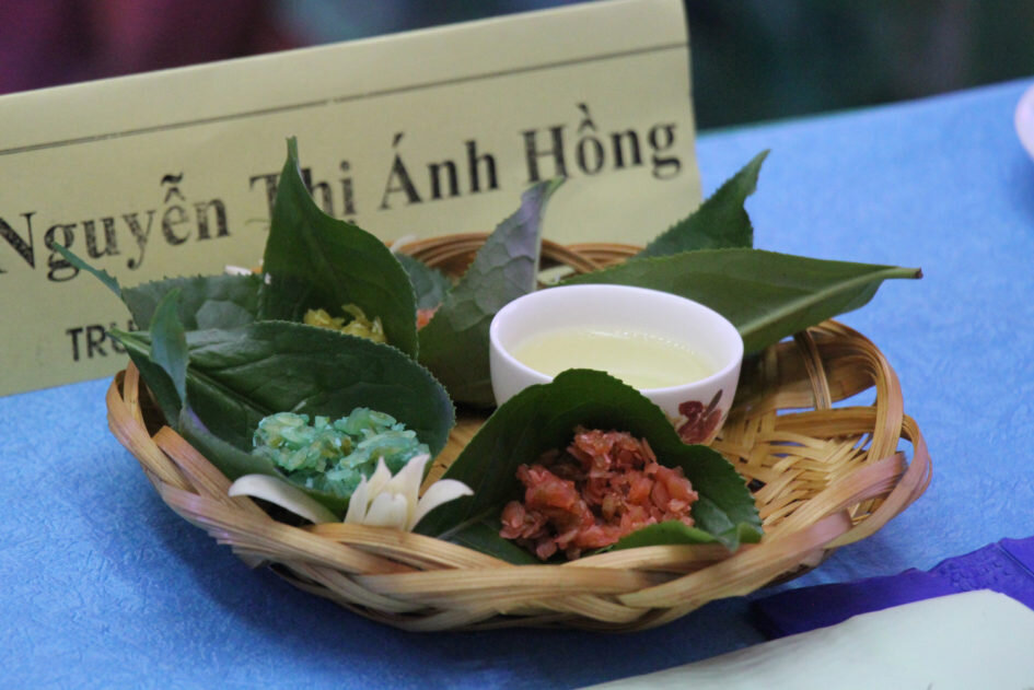 Зеленый вьетнамский чай с традиционными вьетнамскими чайными закусками. © Ольга Никандрова
