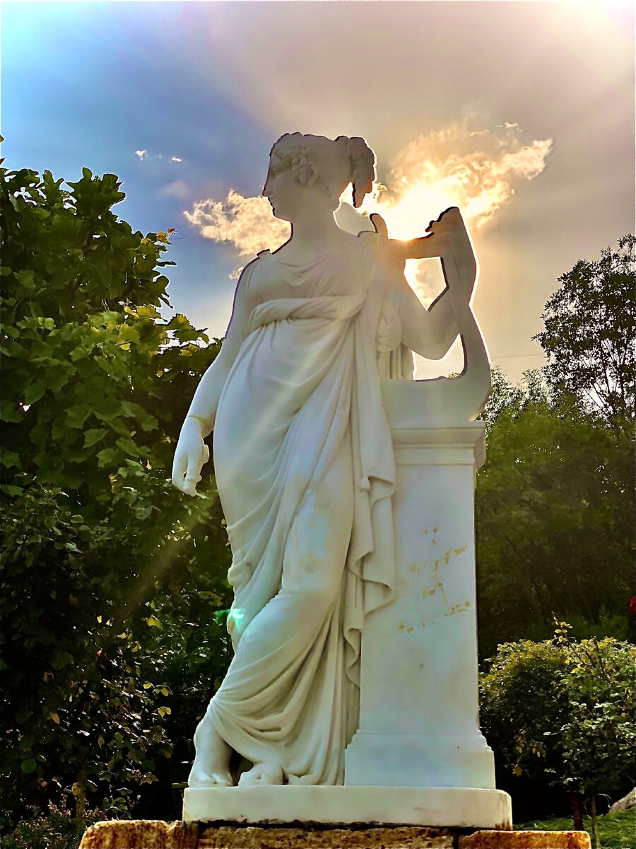 Терпсихора. Мрамор,1900 год, копия с оригинала Антонио Канова начала XIX века