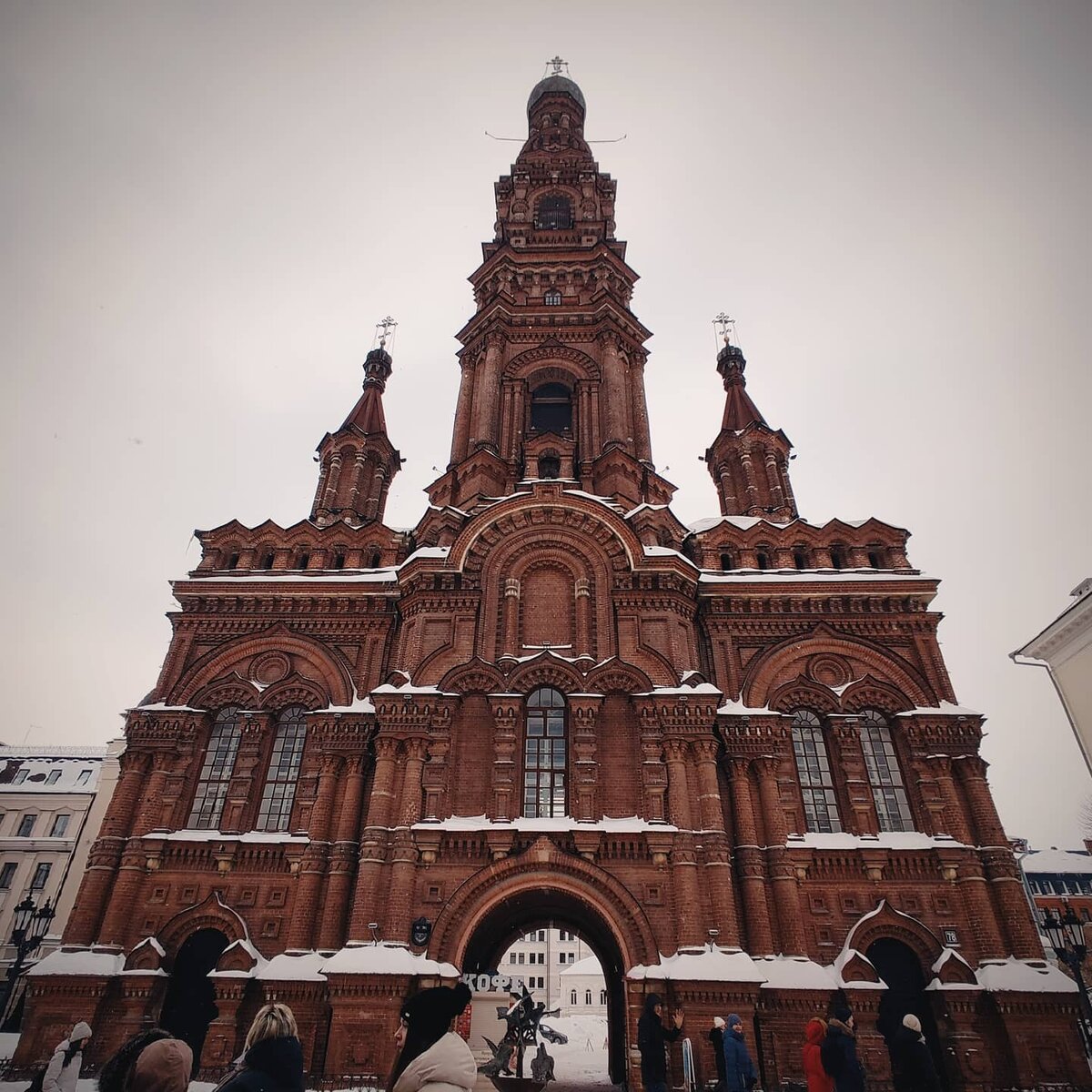 Величие и красота колокольни поражает