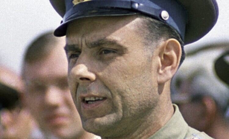 Владимир Комаров 