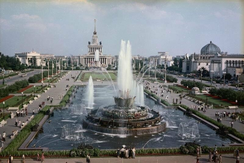 1955 - 1965 гг.
Источник: https://187011.selcdn.ru/thumbnails/photos/r/1/s/r1s535536b7ddb94_1024.jpg