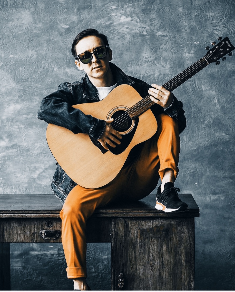 Научу играть на гитаре