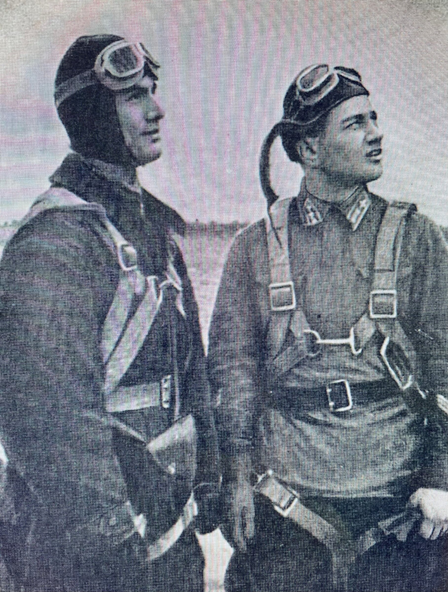 А.Г. Слонов (справа) со спасенным другом Н.И. Свитенко